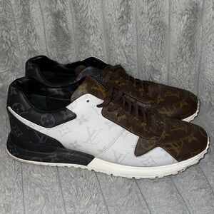 Authentic Men Louis Vuitton White and Brown Monogram Sneakers